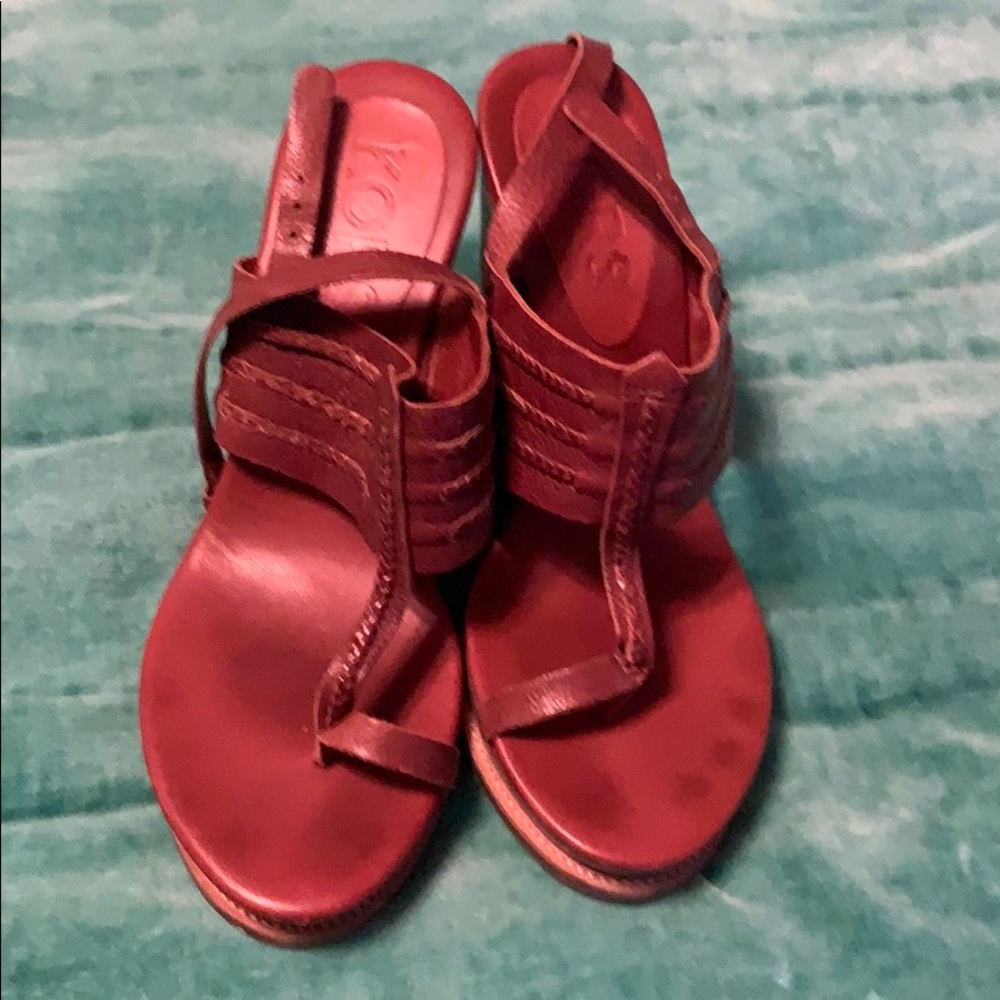 kors classic summer wedge sandal
